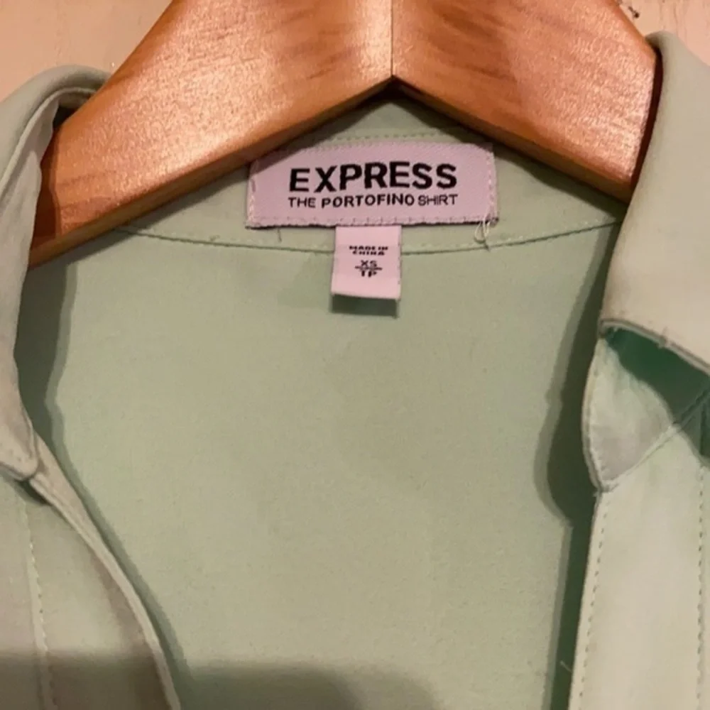 Express top‎ - Picture 2 of 5